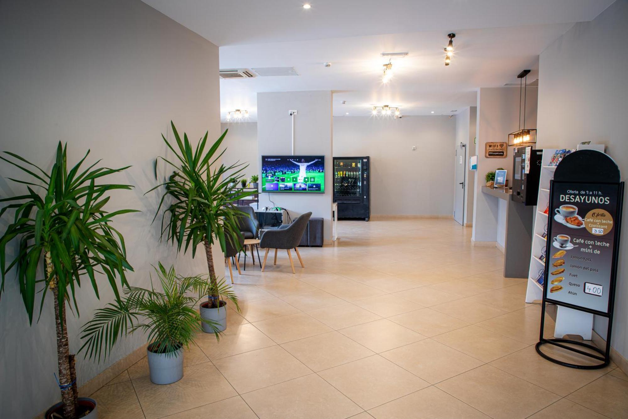 Apartamentos Comfort Calella Eksteriør billede