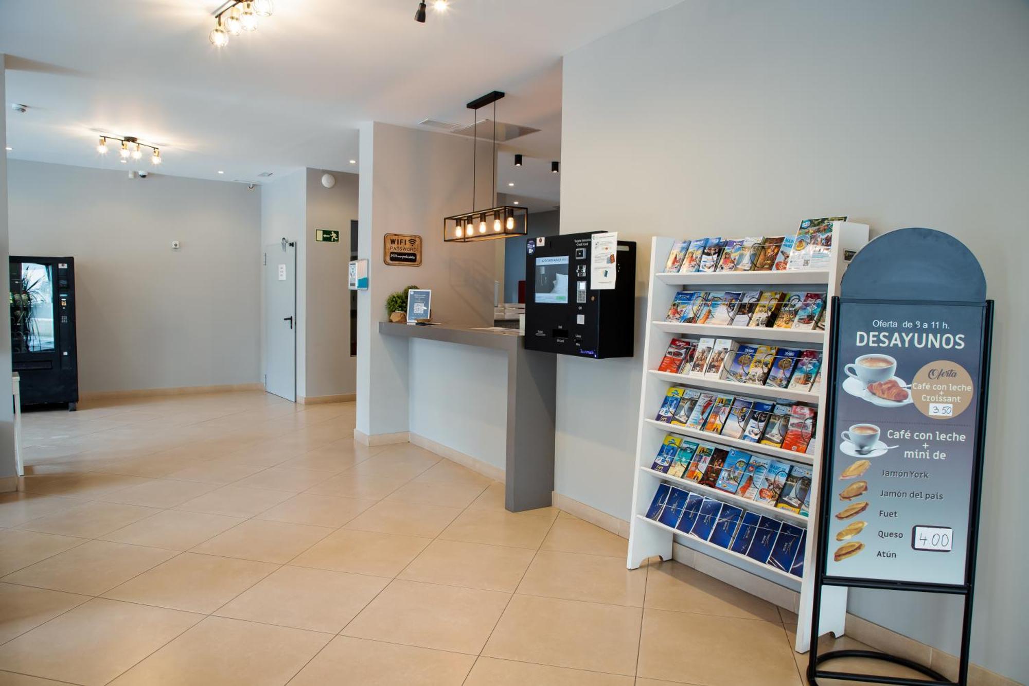 Apartamentos Comfort Calella Eksteriør billede