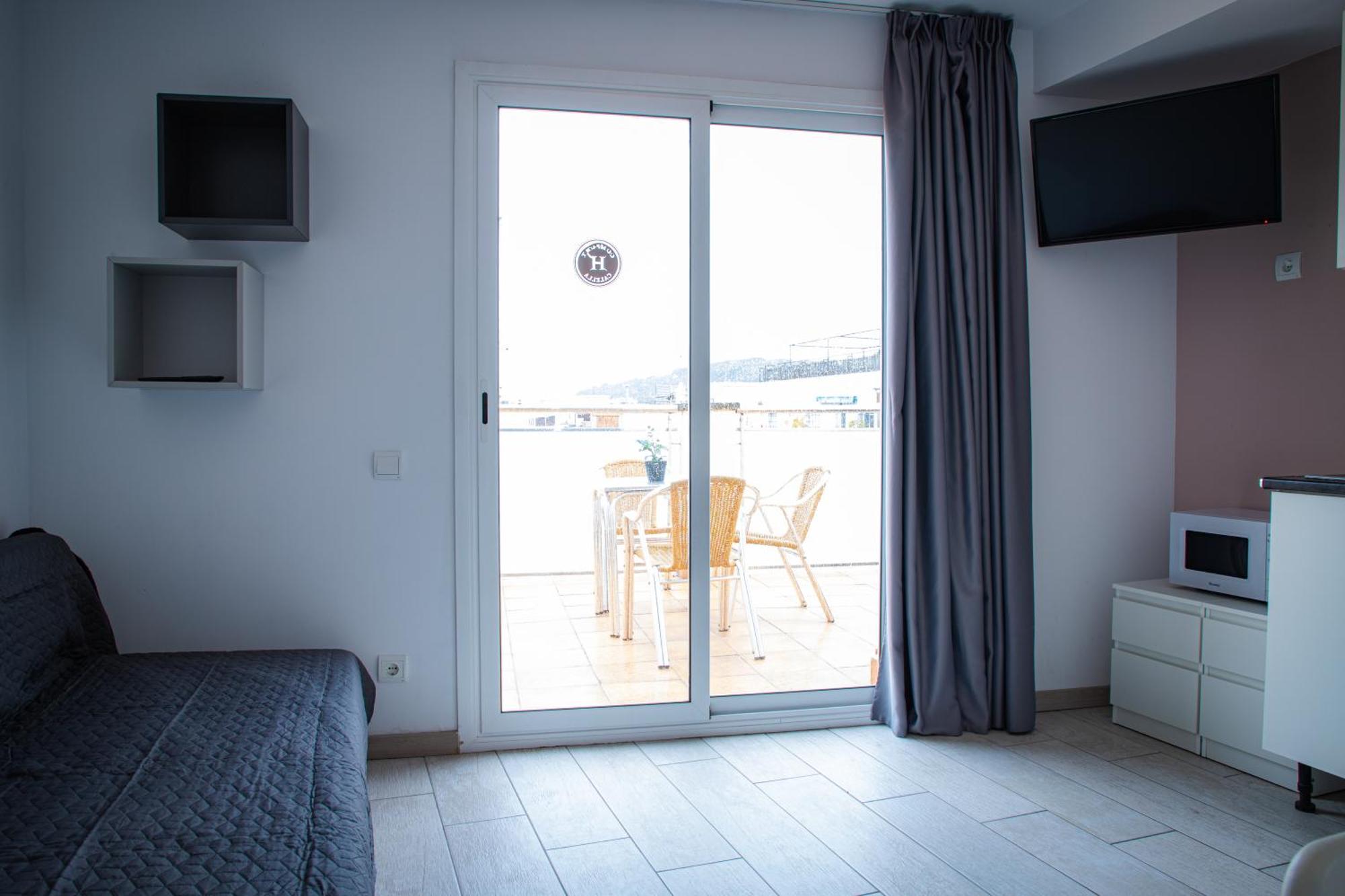 Apartamentos Comfort Calella Eksteriør billede