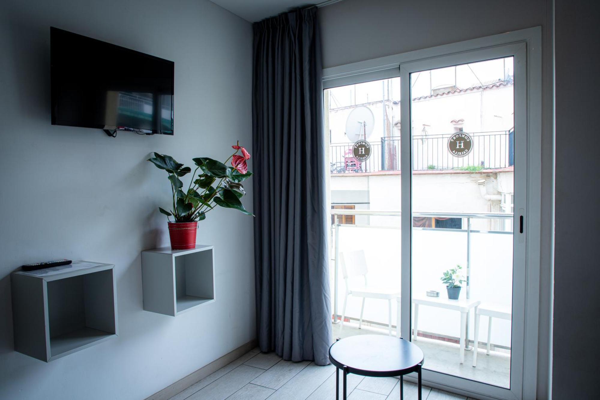 Apartamentos Comfort Calella Eksteriør billede