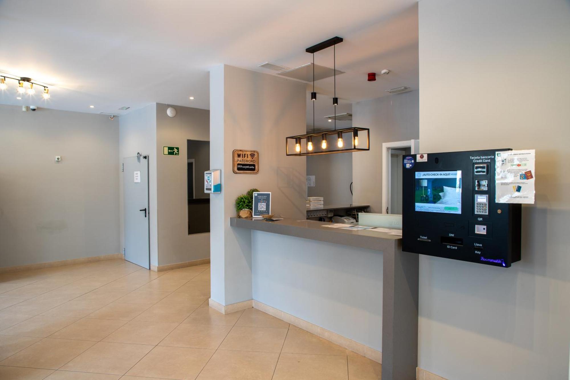 Apartamentos Comfort Calella Eksteriør billede
