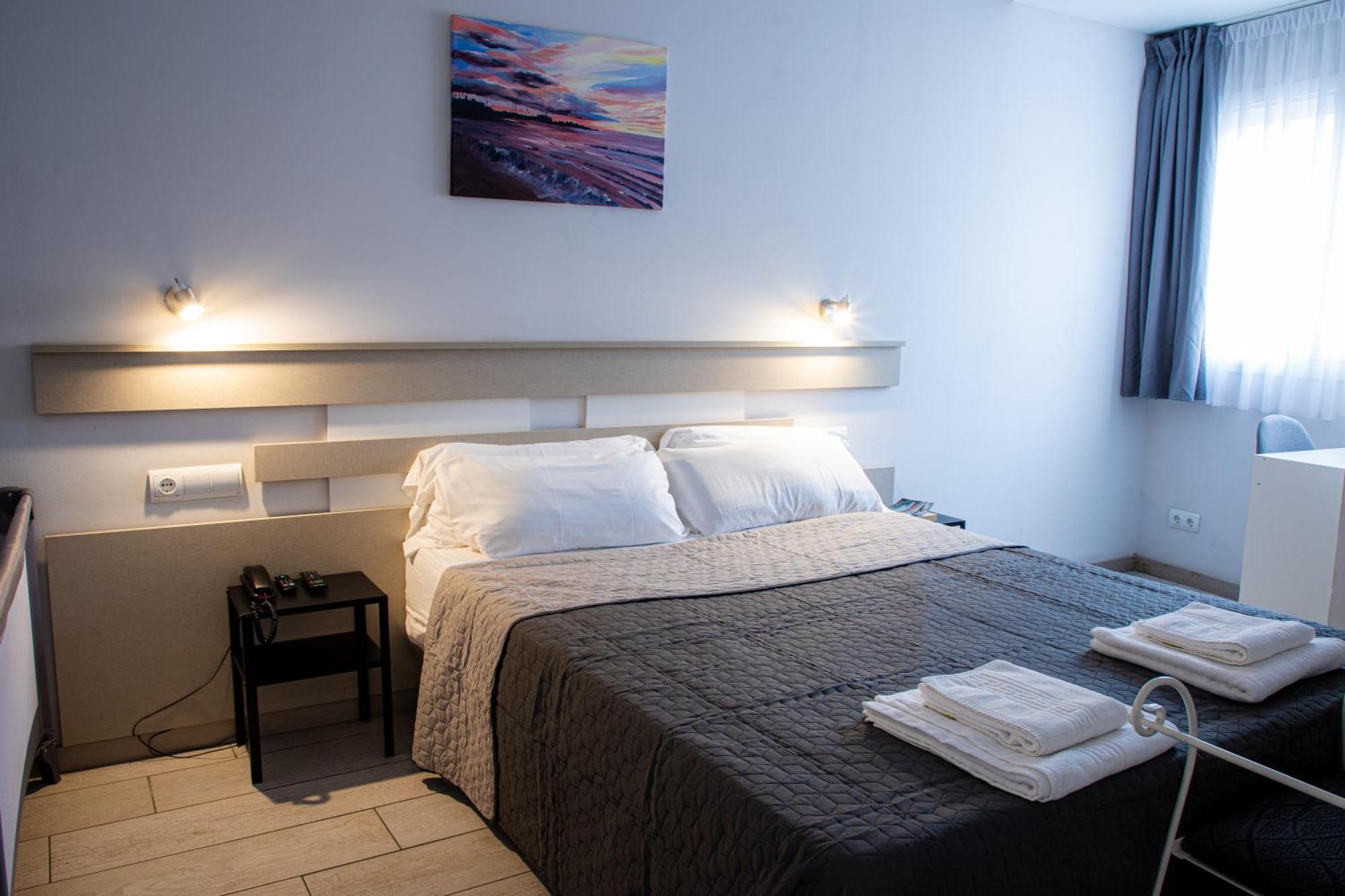 Apartamentos Comfort Calella Eksteriør billede